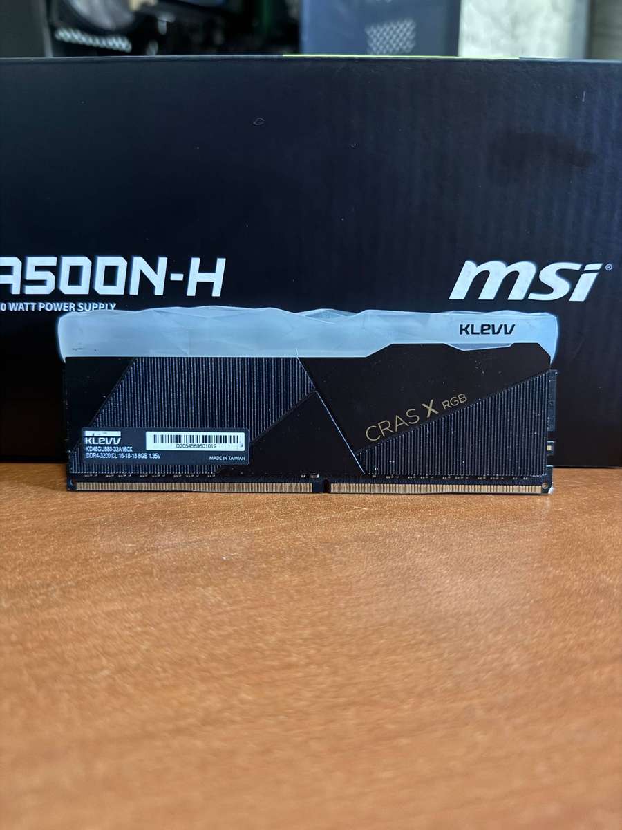 Klevv Cras X RGB 8GB Dimm ( Faulty )