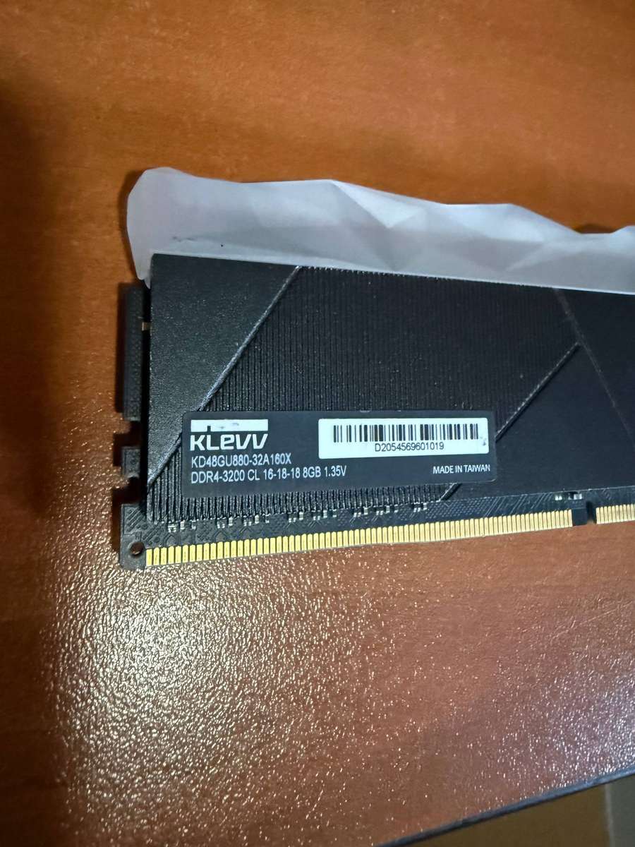 Klevv Cras X RGB 8GB Dimm ( Faulty )