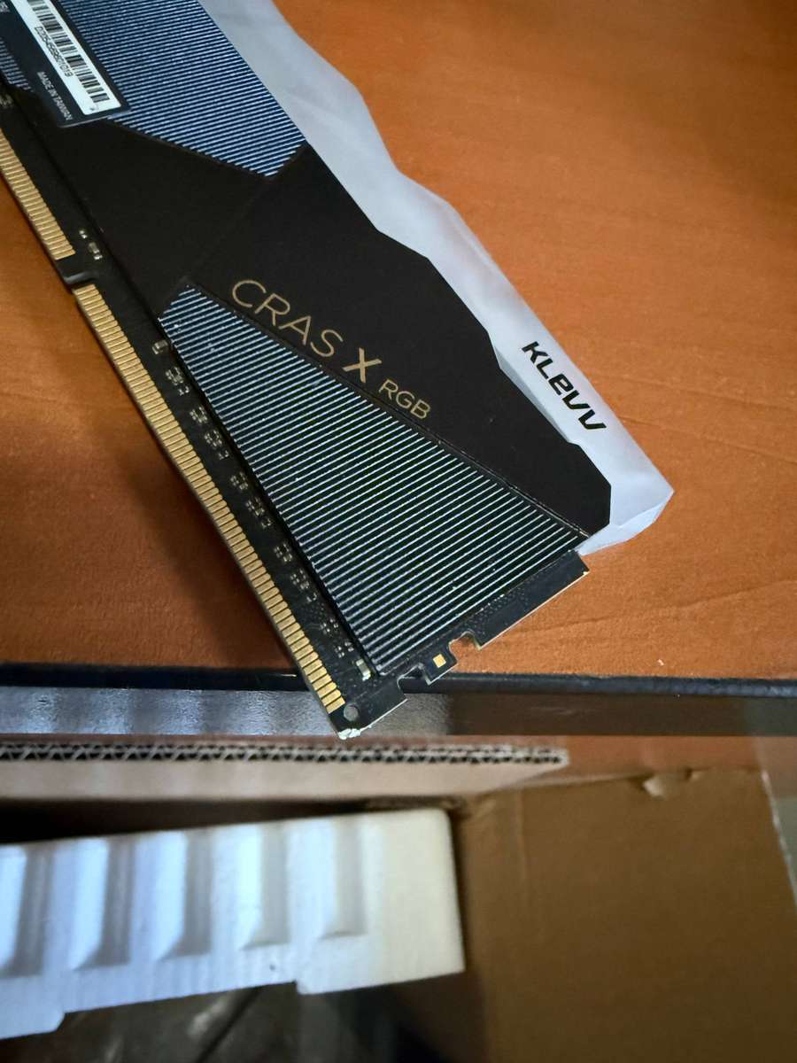 Klevv Cras X RGB 8GB Dimm ( Faulty )
