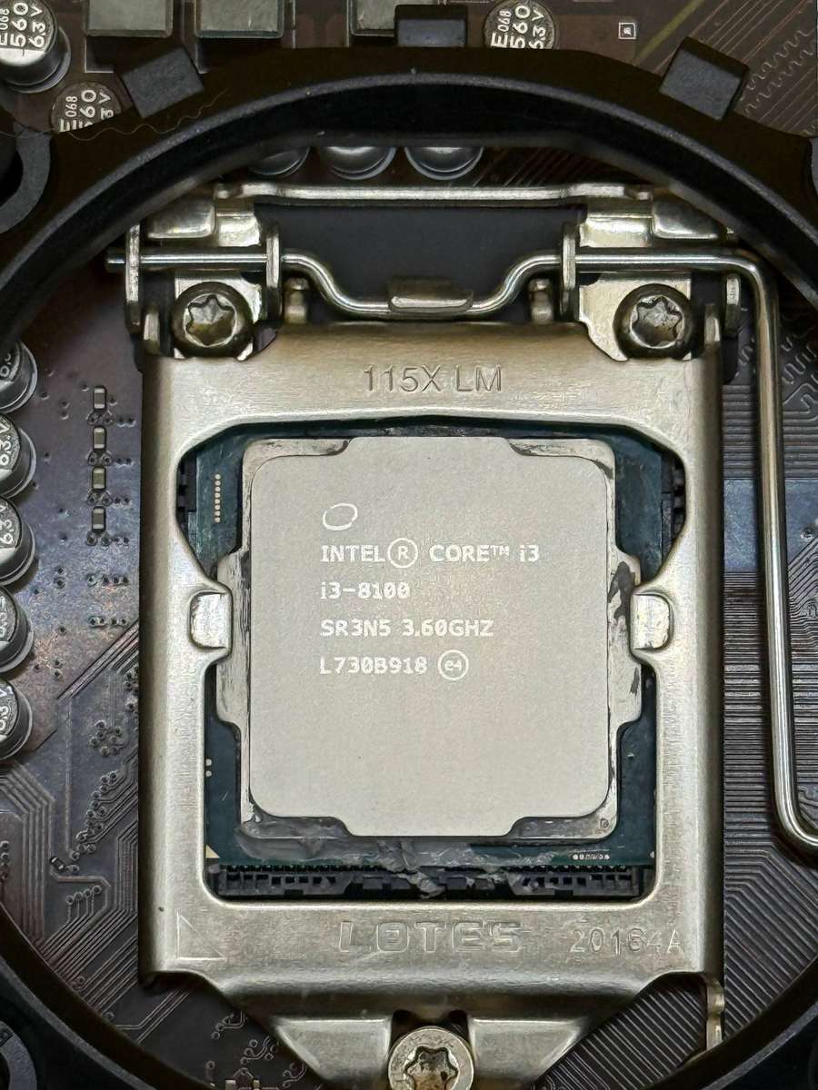 [FAULTY] Z390-A Pro Motherboard | i3 8100 Processor