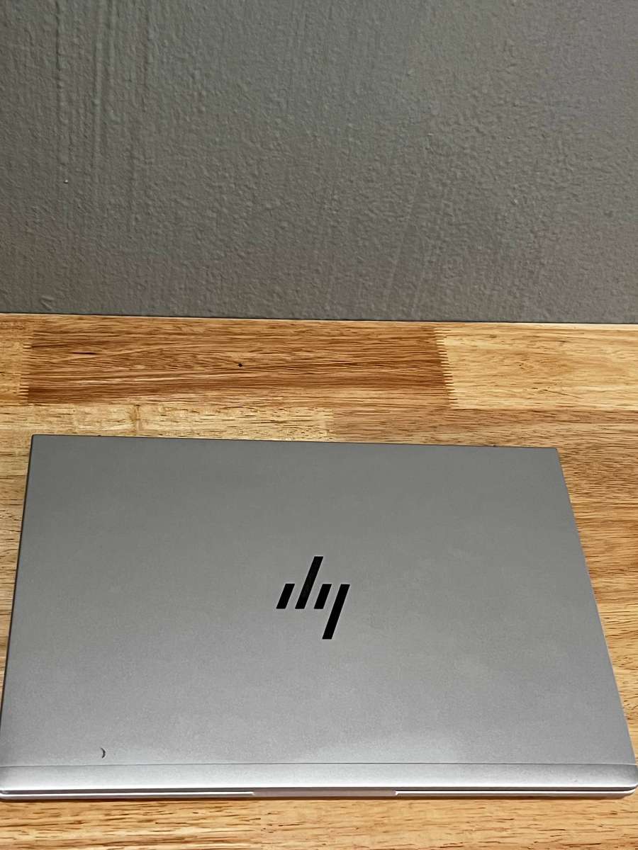  HP EliteBook 640 G11 Notebook PC    Processor: Intel® Core Ultra 5 135U (1.60GHz)  RAM: 16