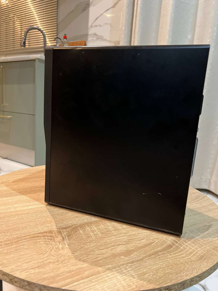 Vostro 3910 12th Gen Intel(R) Core(TM) i7- 12700 16GB RAM 256m.2 ssd with Quadro P2000 5GB graphics
