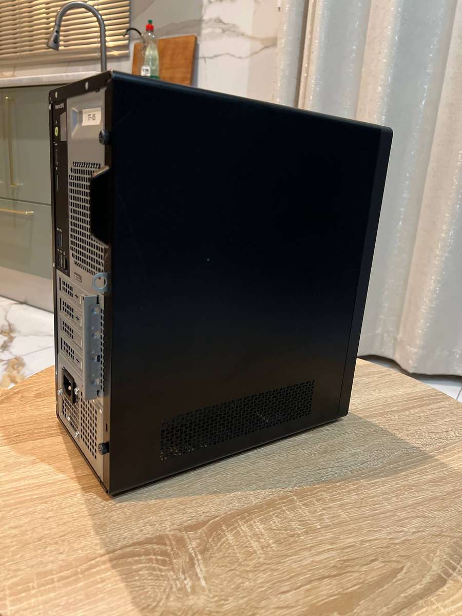 Vostro 3910 12th Gen Intel(R) Core(TM) i7- 12700 16GB RAM 256m.2 ssd with Quadro P2000 5GB graphics