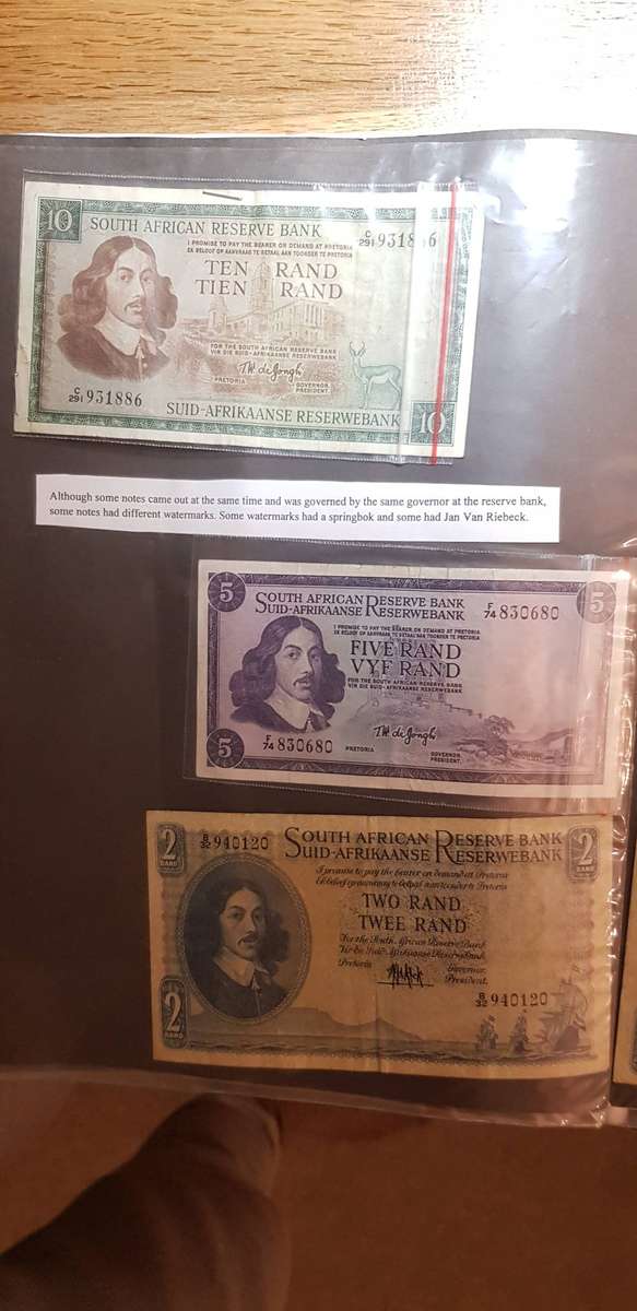 11 SA banknotes - 1 Pound, Large 1 Rand, 2 Rand and 10 Rand, 5 Rand