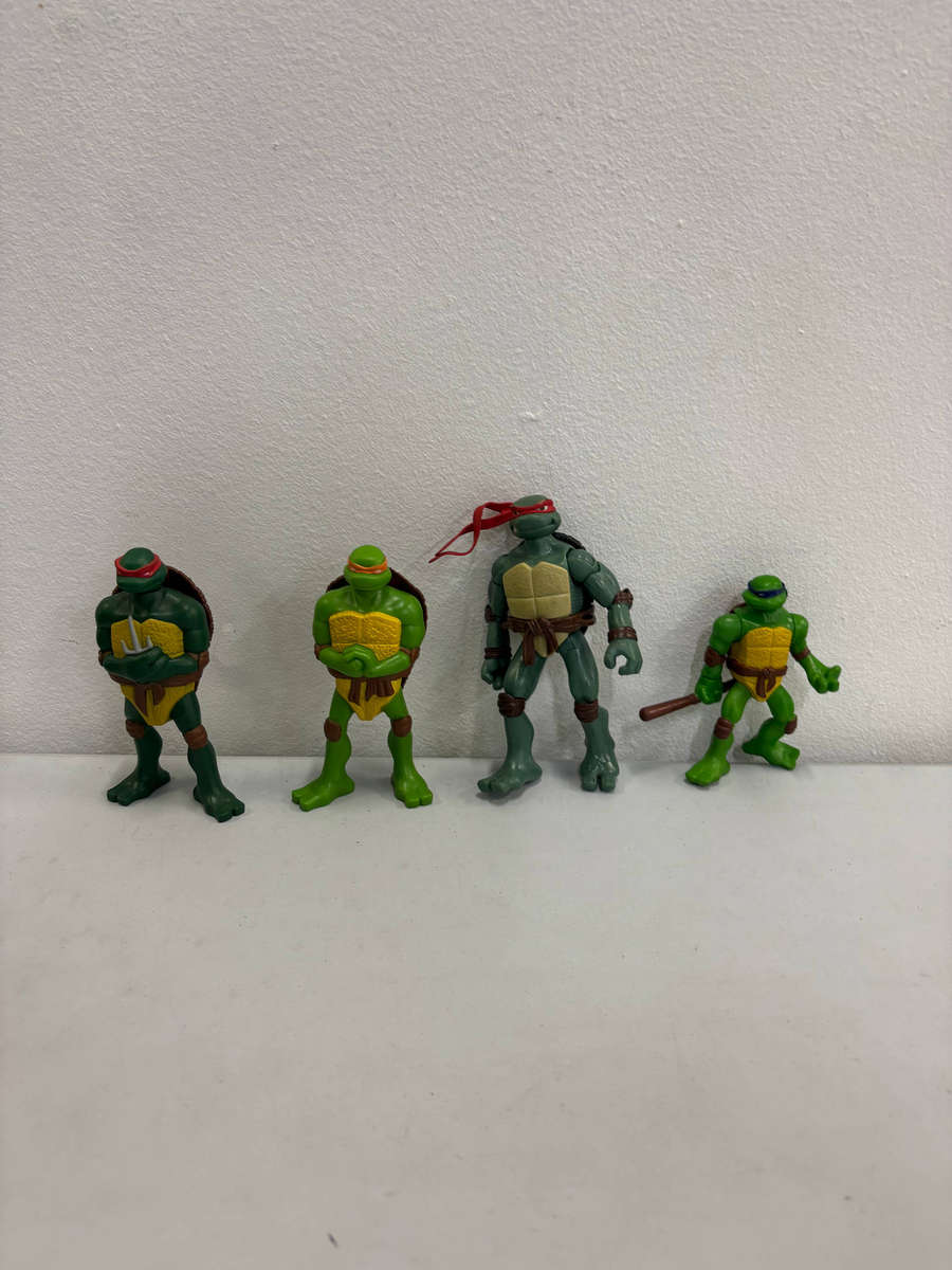 Teenage Mutant Ninja Turtle Vintage Toys Bundle