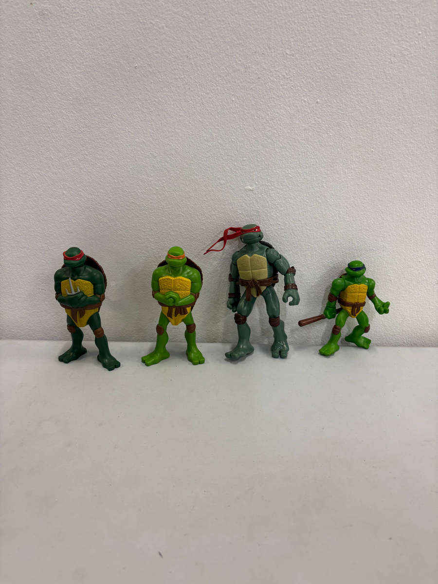 Teenage Mutant Ninja Turtle Vintage Toys Bundle