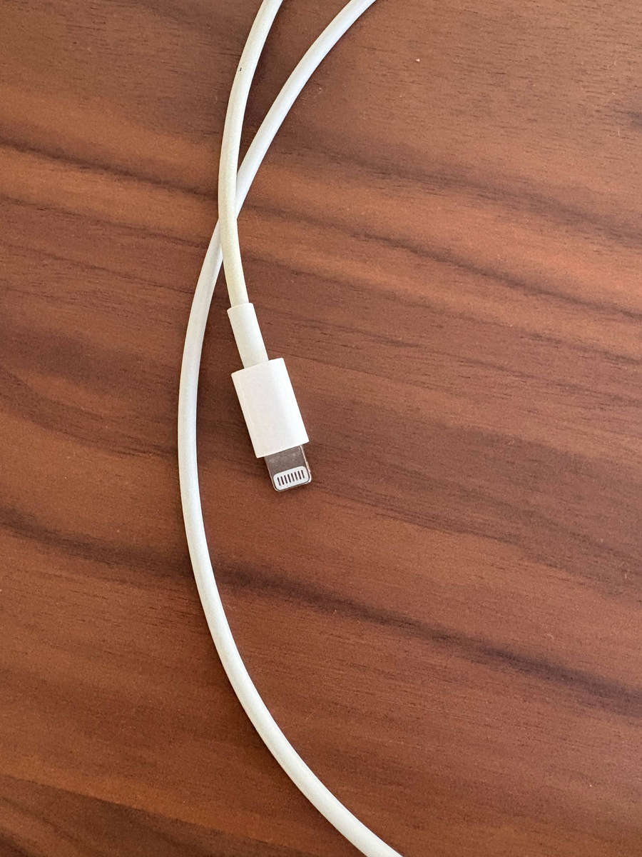 iPhone 14 Pro 256 GB Gold + Accessories