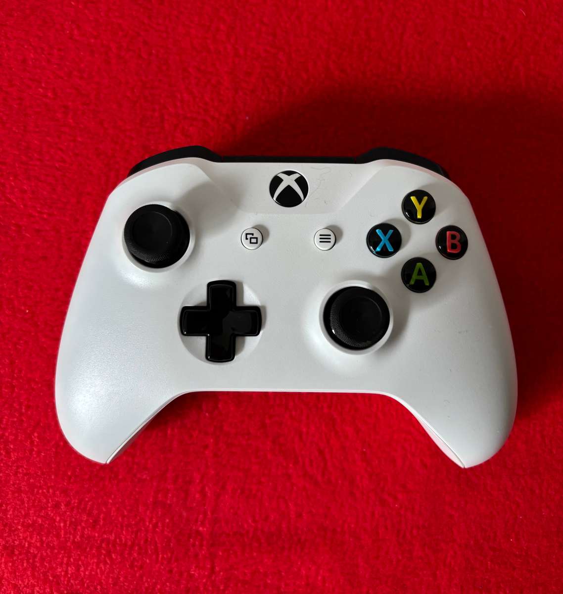 Secondhand Xbox One S Console Bundle with 3 Controllers & 4 Games