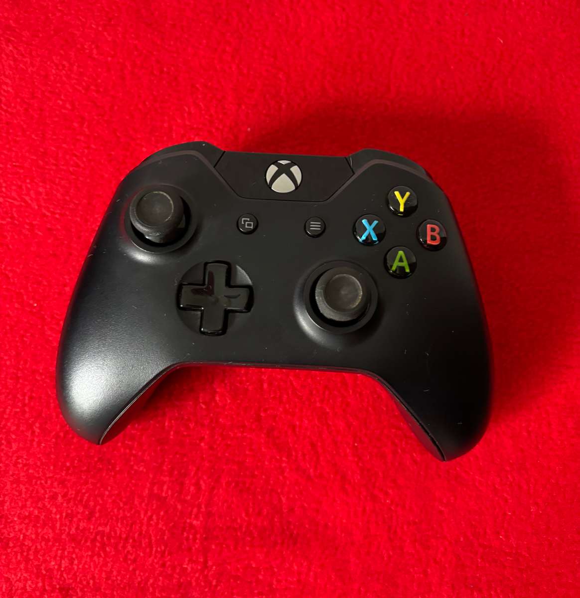 Secondhand Xbox One S Console Bundle with 3 Controllers & 4 Games