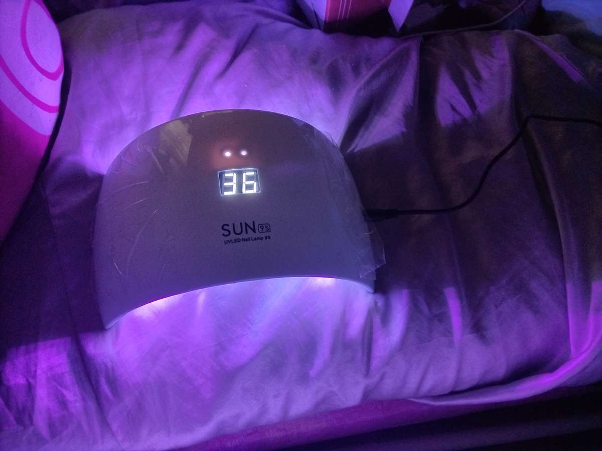 UV led nail lamp- new in box