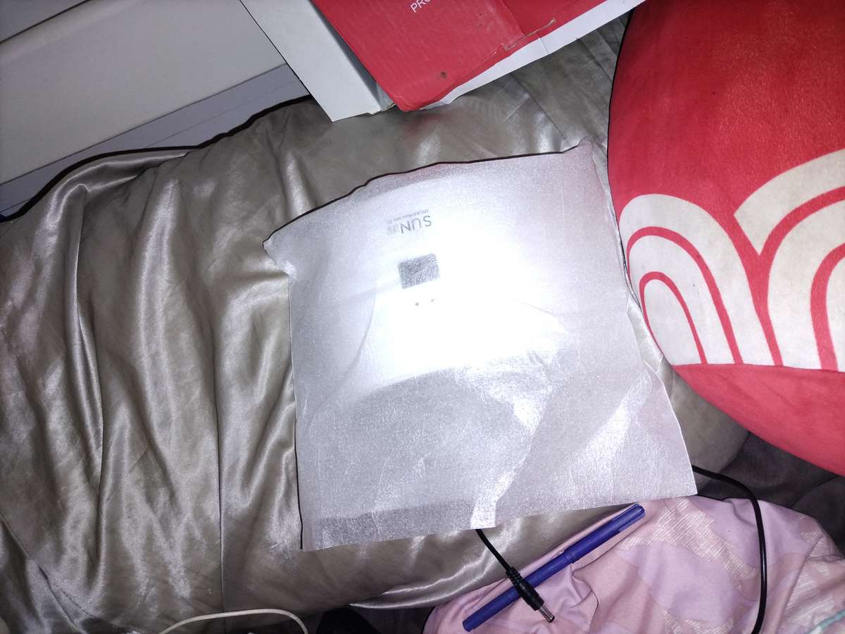 UV led nail lamp- new in box