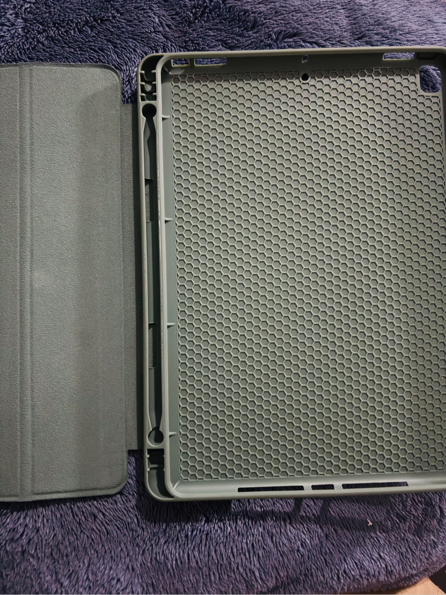 iPad 9th Gen (64GB Wi-Fi) + Stylus & Screen Protector - R3,200