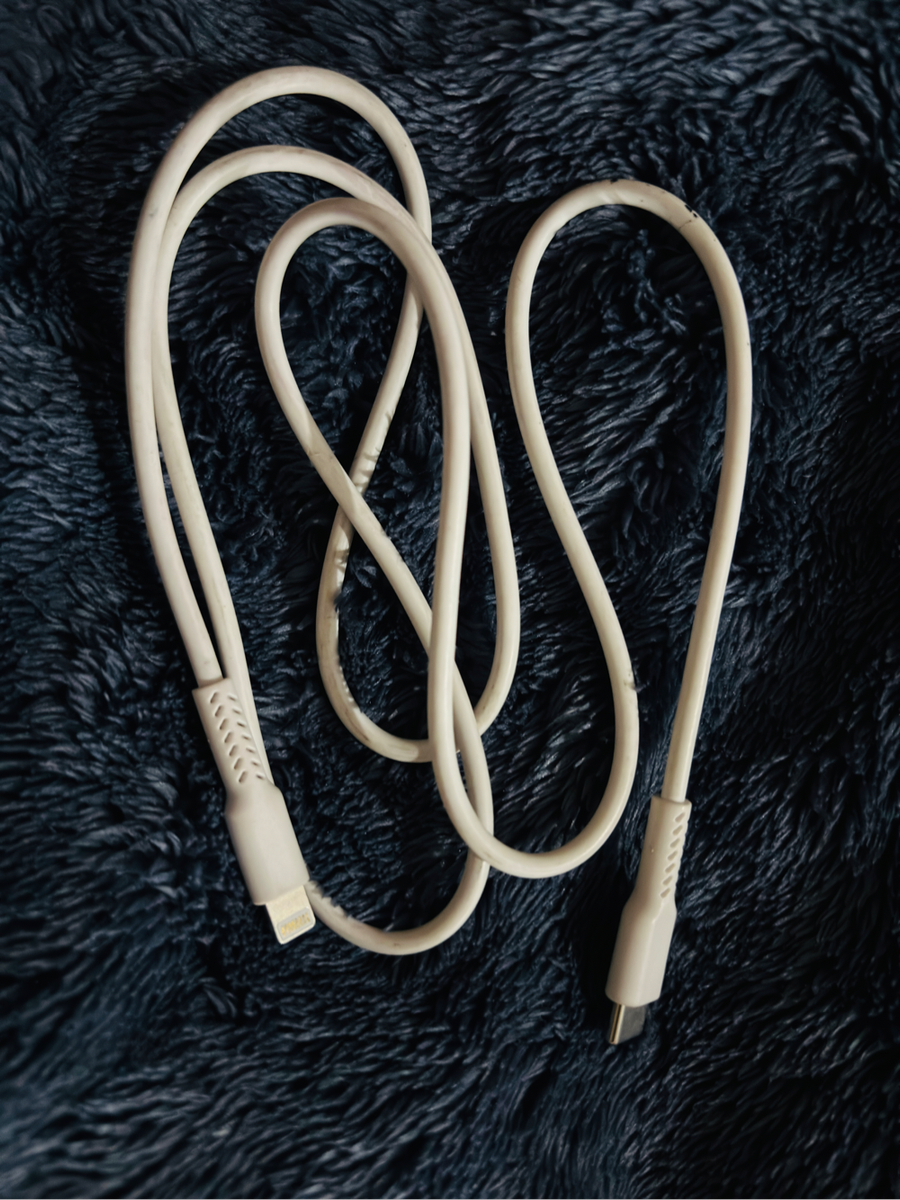 iPad 9th Gen (64GB Wi-Fi) + Stylus & Screen Protector - R3,200