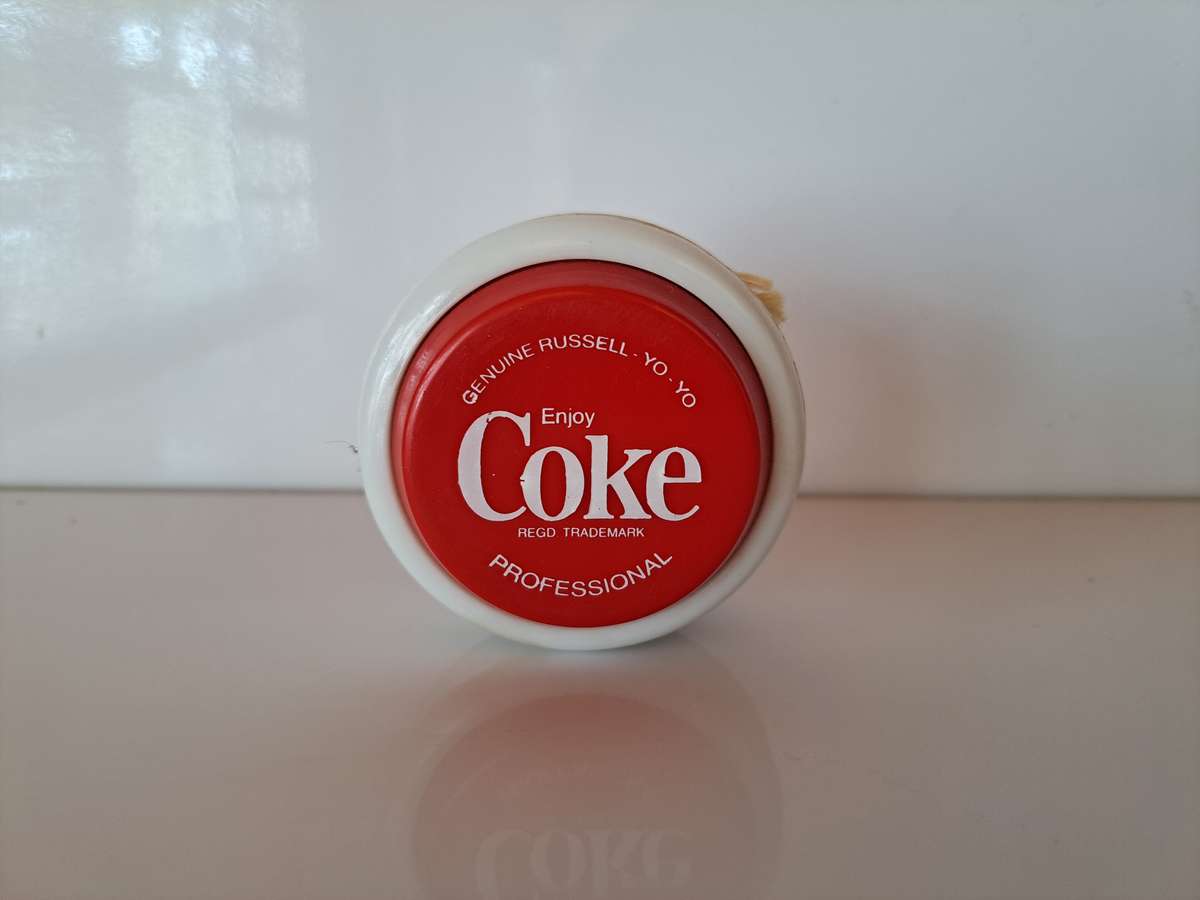 Genuine Russell Yo Yo Coke Cola