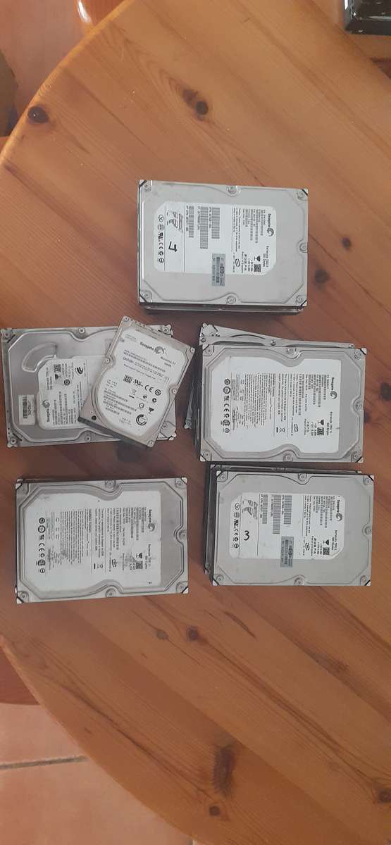 Lot desktop hard drives - as is (500gb)