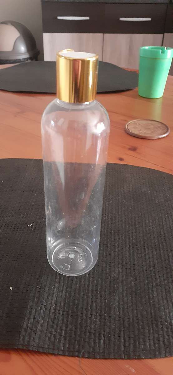 250ml clear ointment bottle with gold cap