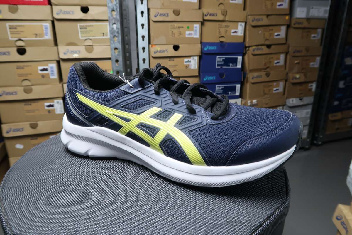 Asics Jolt 3 Mens Running shoe Uk 7