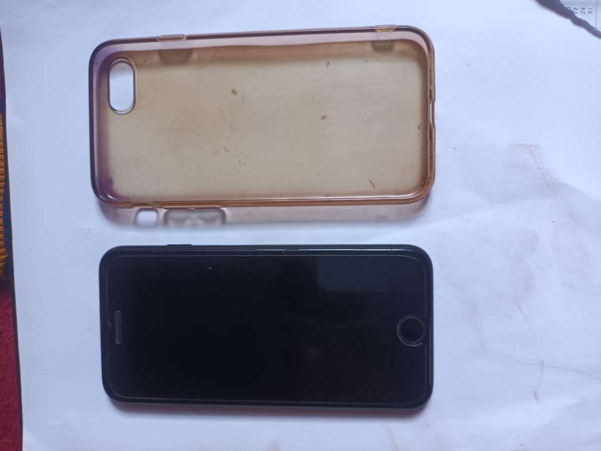 iphone 7 128 GB please read