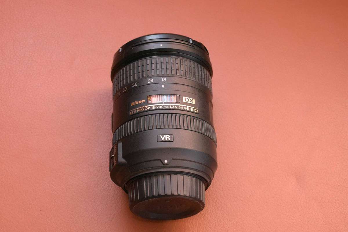 NIKKOR AF-S 18 - 200mm 3.5 - 5.6G II ED