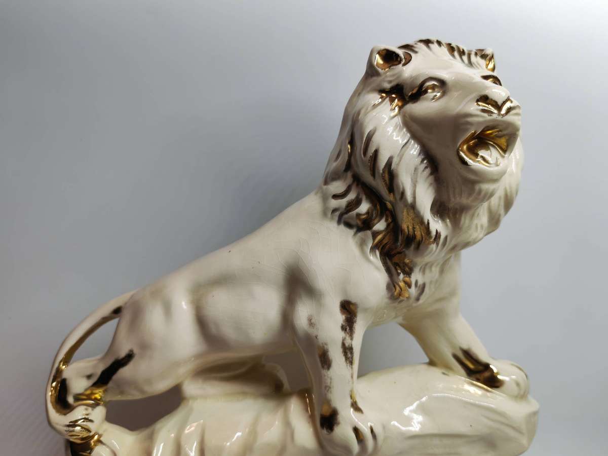 Porcelain Lion Clock Figure!!! (NOT Working)