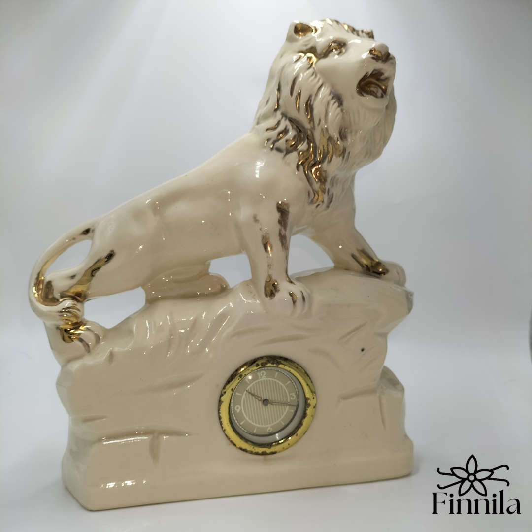 Large Vintage Porcelain Lion Clock (NOT TESTED)!!!!