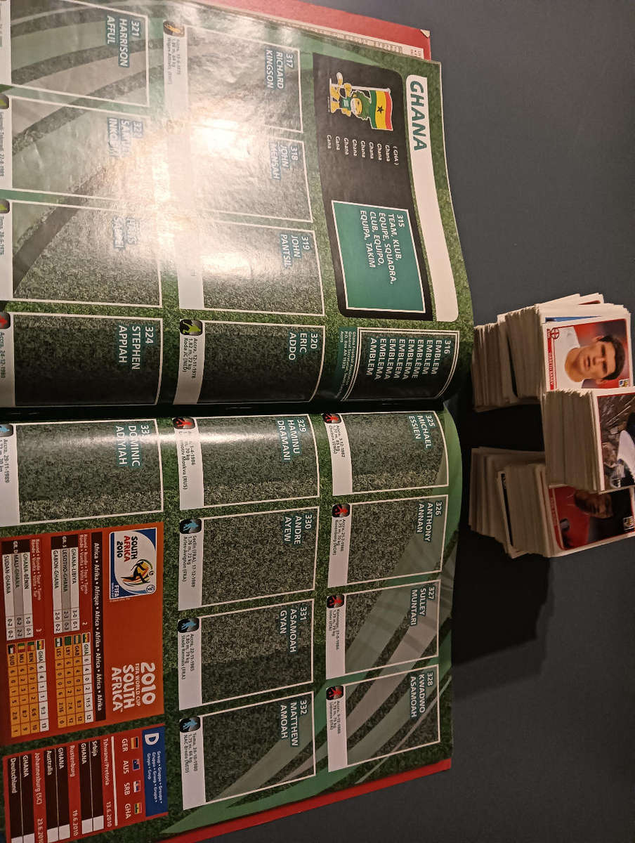 FIFA 2010 world cup panini album+ 800 stickers