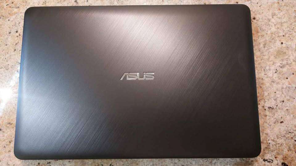 ASUS X543UA Notebook - Core i5-8250U, 15.6` HD, 4GB RAM, 1TB HDD