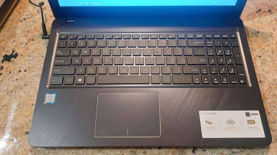 ASUS X543UA Notebook - Core i5-8250U, 15.6` HD, 4GB RAM, 1TB HDD