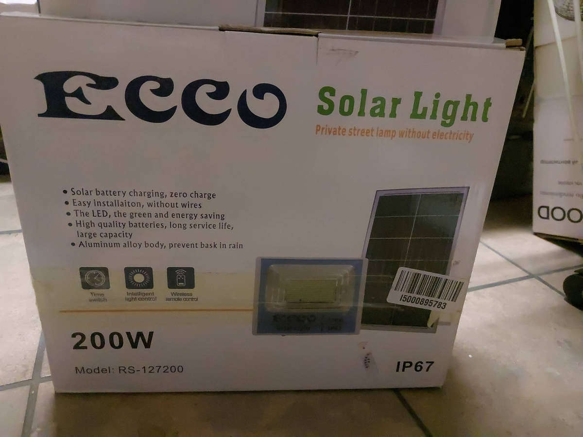 200W Solar Floodlight System - Ecco RS127200