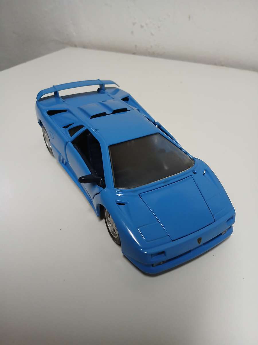 X4 model cars for the one price