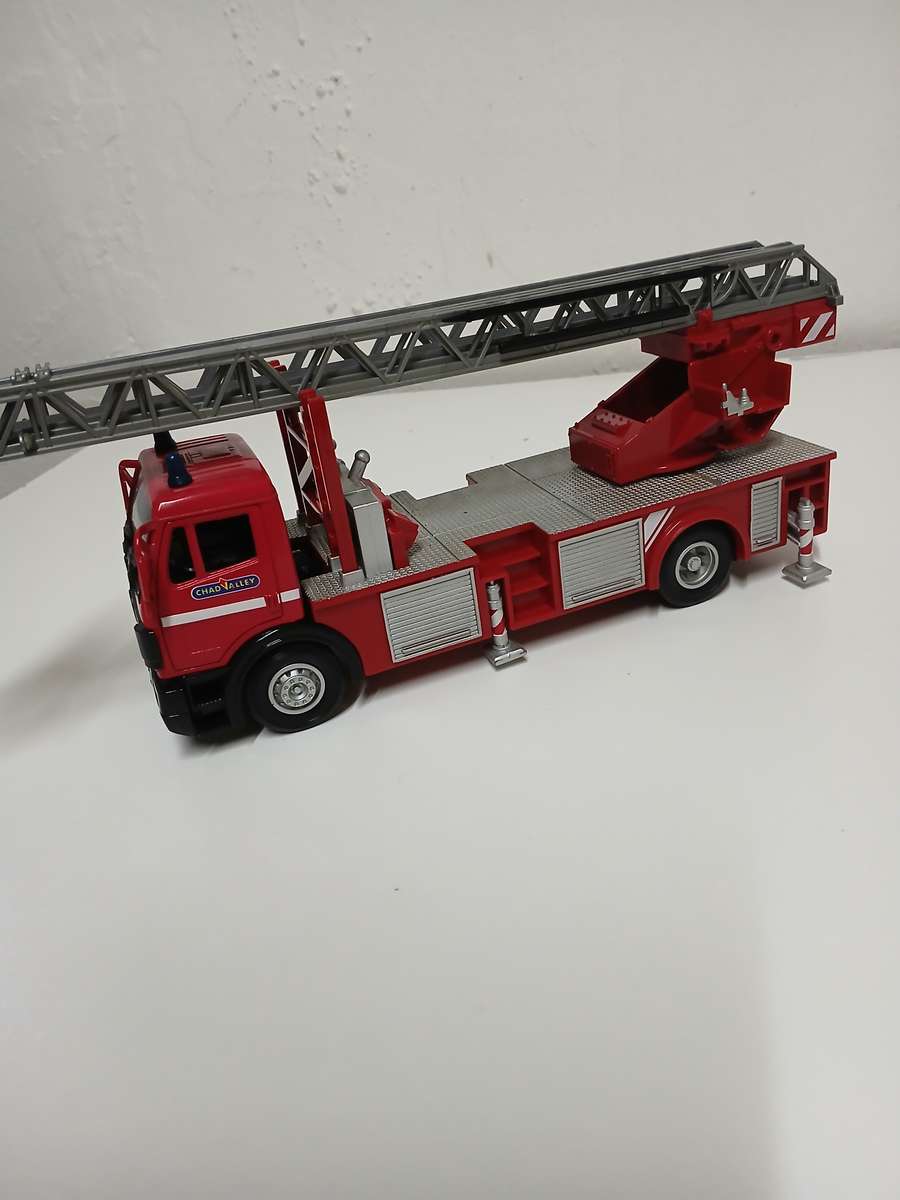 CHAD VALLEY  - MERCEDES-BENZ FIRE ENGINE
