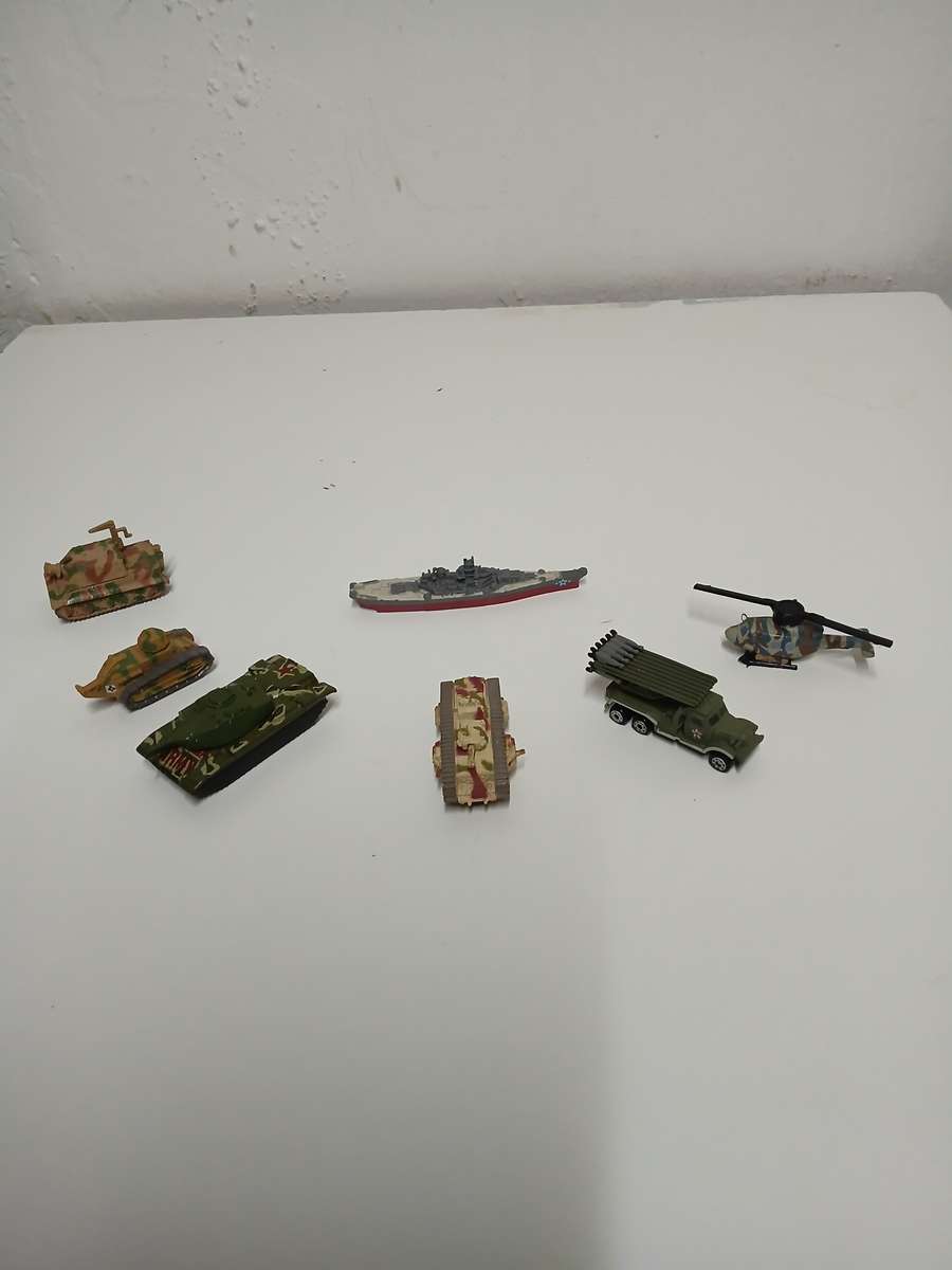 Military Micro Machines & model tank