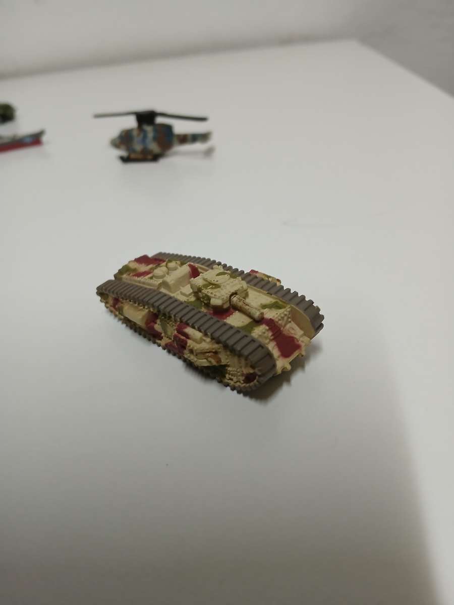 Military Micro Machines & model tank