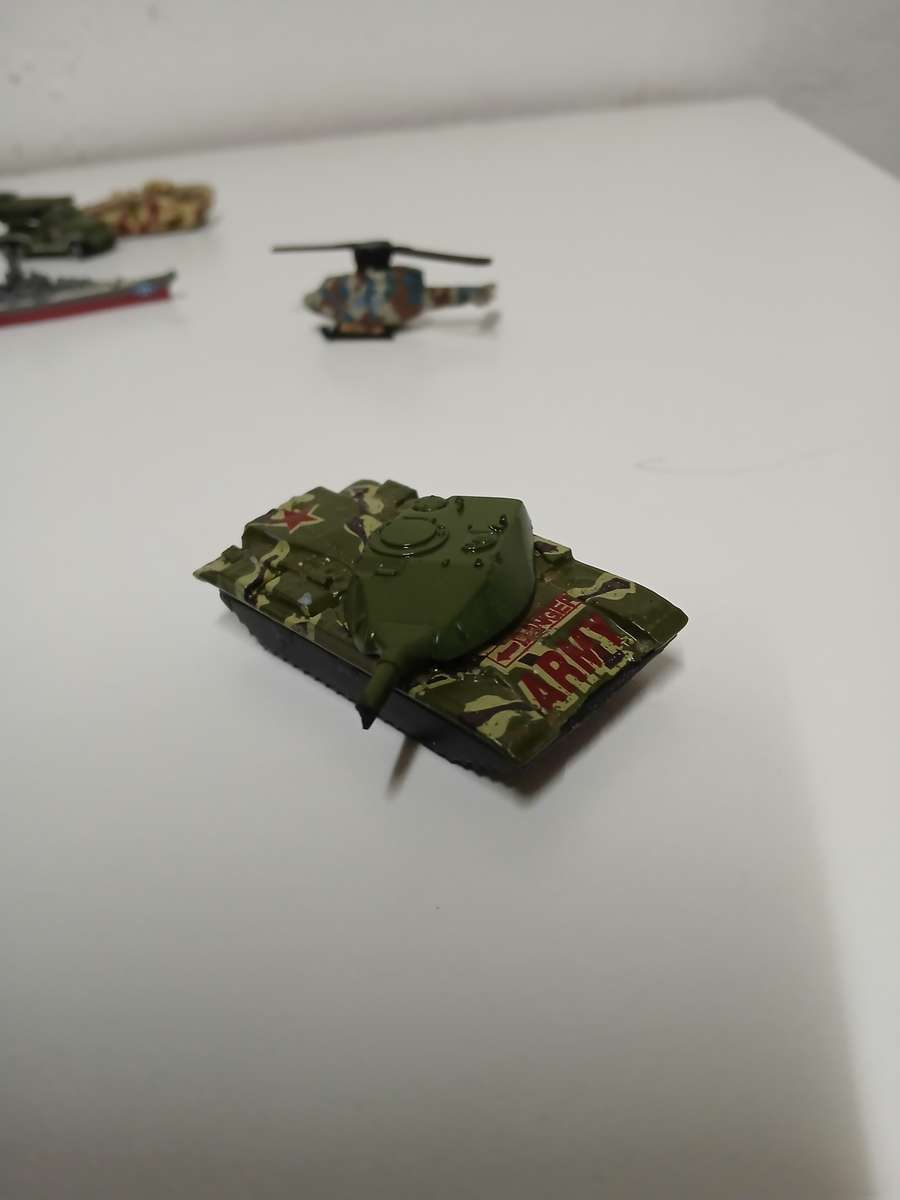 Military Micro Machines & model tank