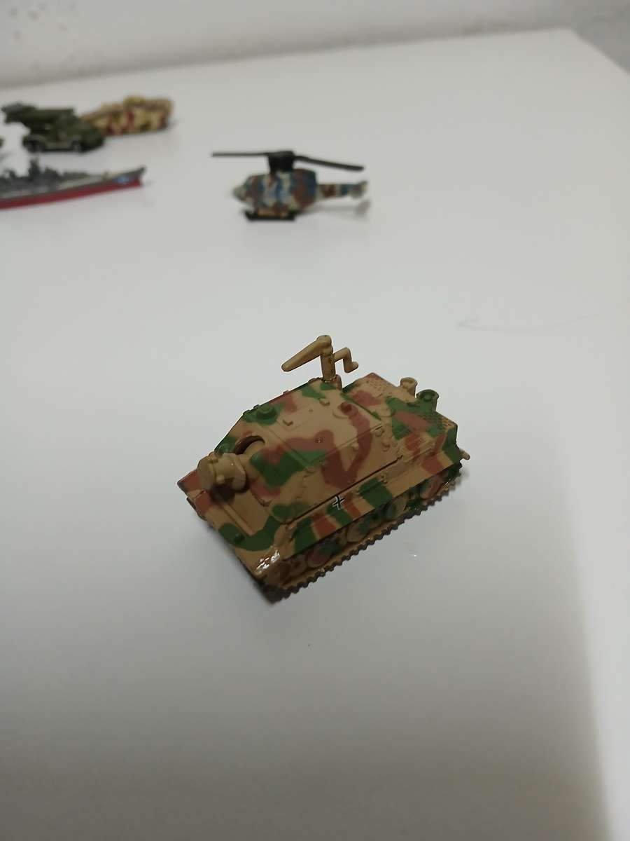 Military Micro Machines & model tank