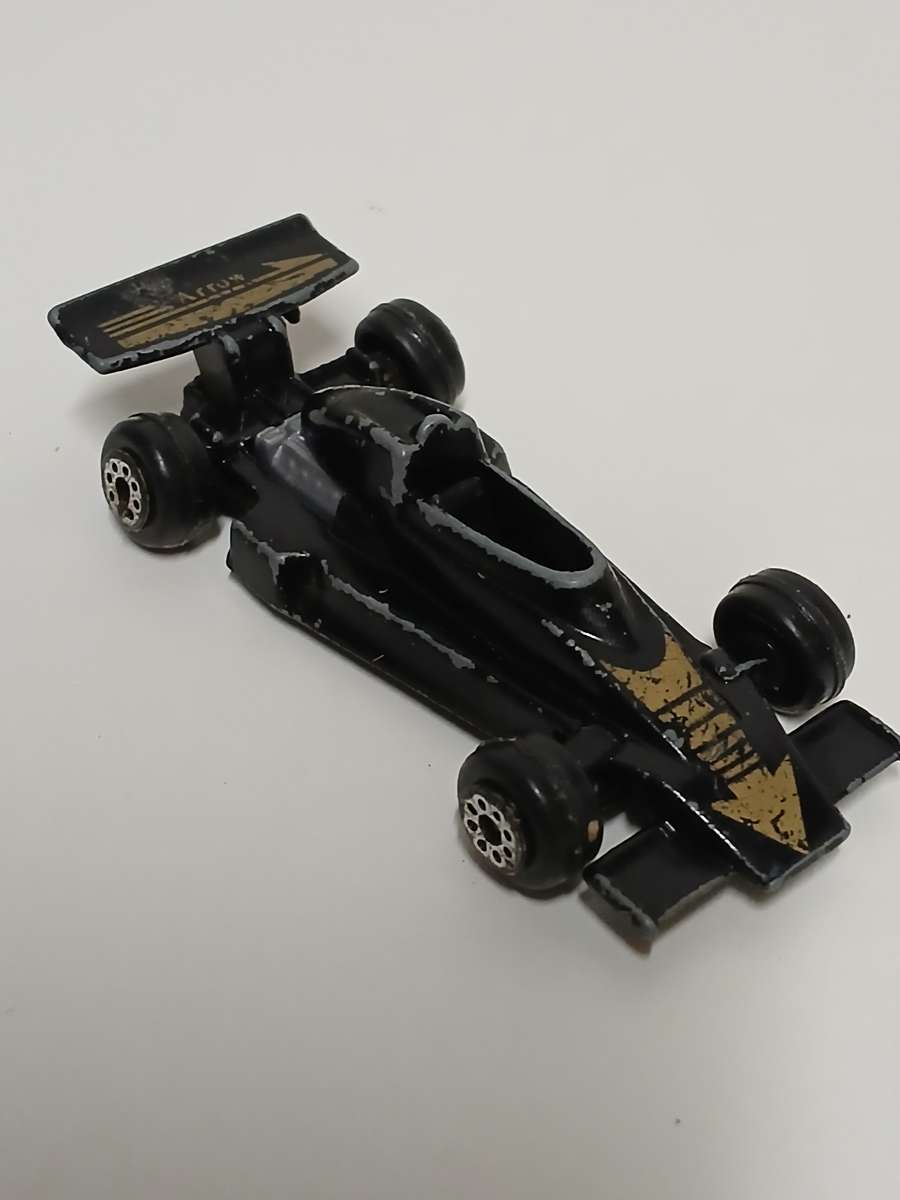 X3 Burago 1/24 Scale Diecast F1 Models +  X2 Matchbox Grand Prix Cars F1