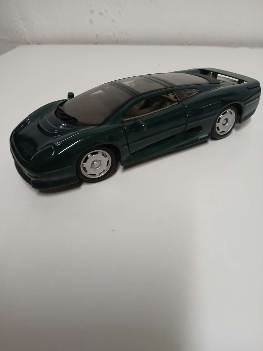 X4 model cars for the one price