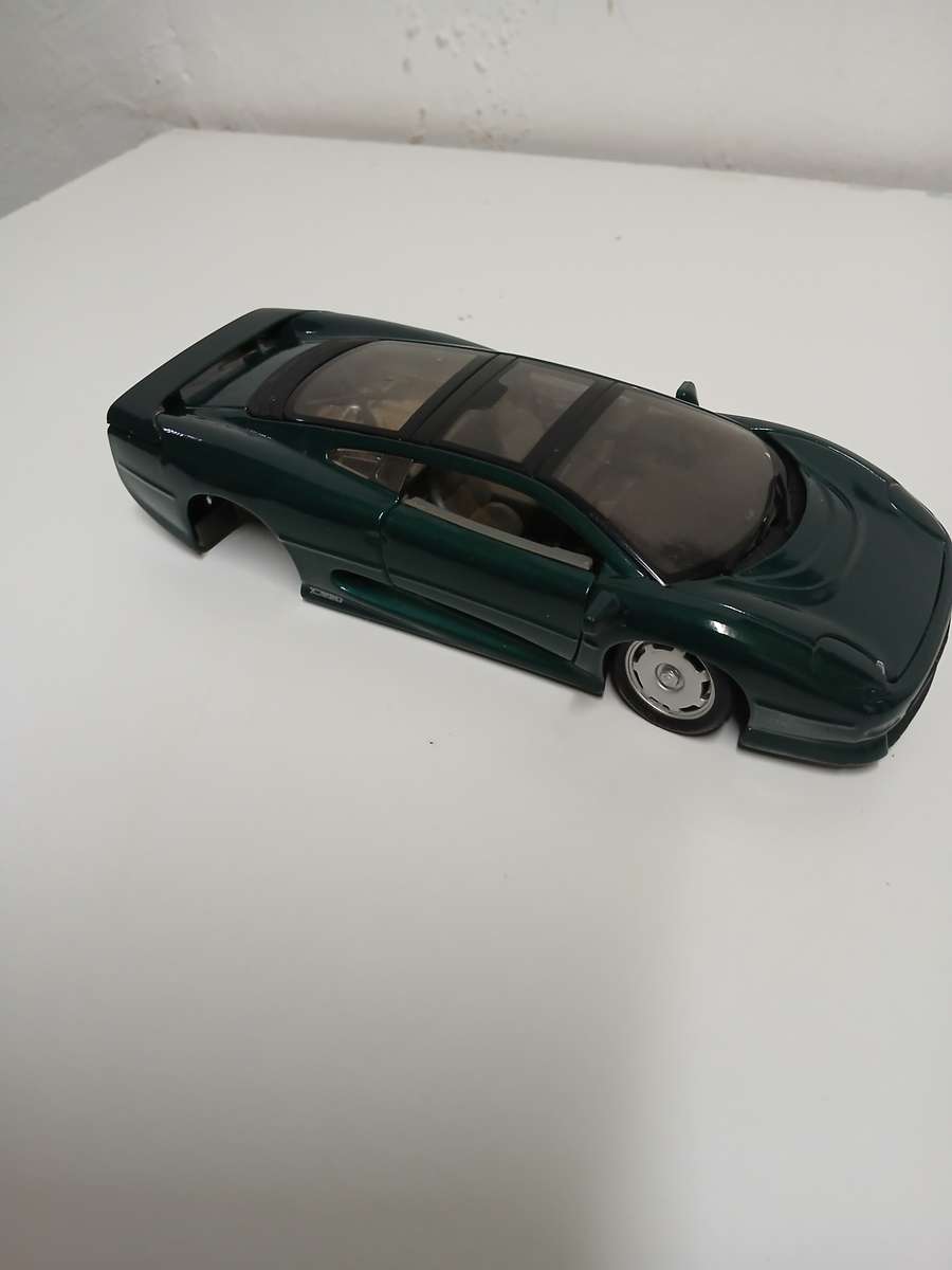 X4 model cars for the one price