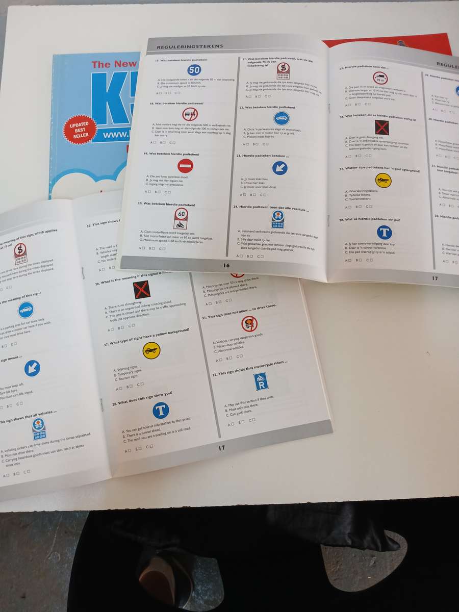 The New Official K53 Manual: For the learner's and driving licence tests