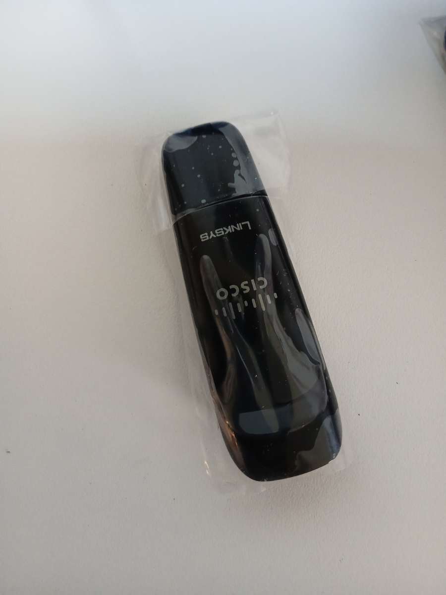 CISCO Dual-Band Wireless-N USB Adapter