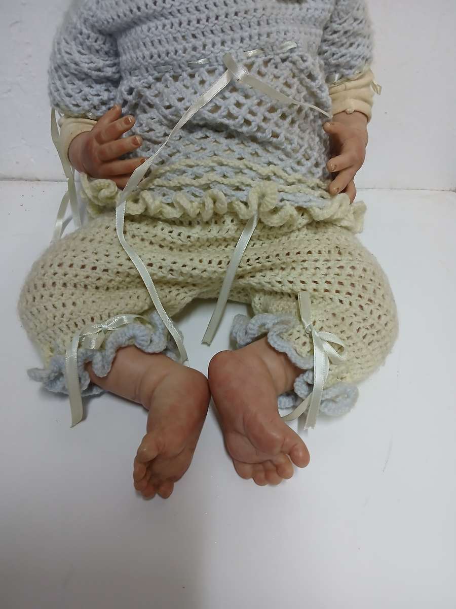 Reborn baby lila by Romie Strydom + extra out fits