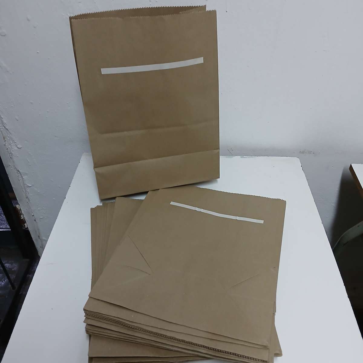 Kitchen items & 25 PAPER SHOPPER BAGS