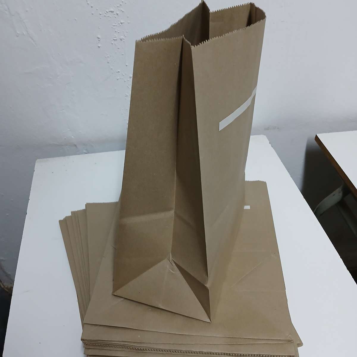 Kitchen items & 25 PAPER SHOPPER BAGS