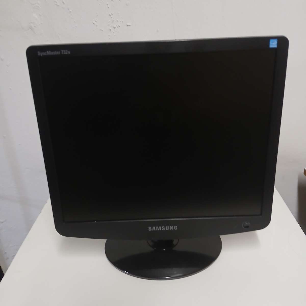 Samsung SyncMaster 732N LCD monitor