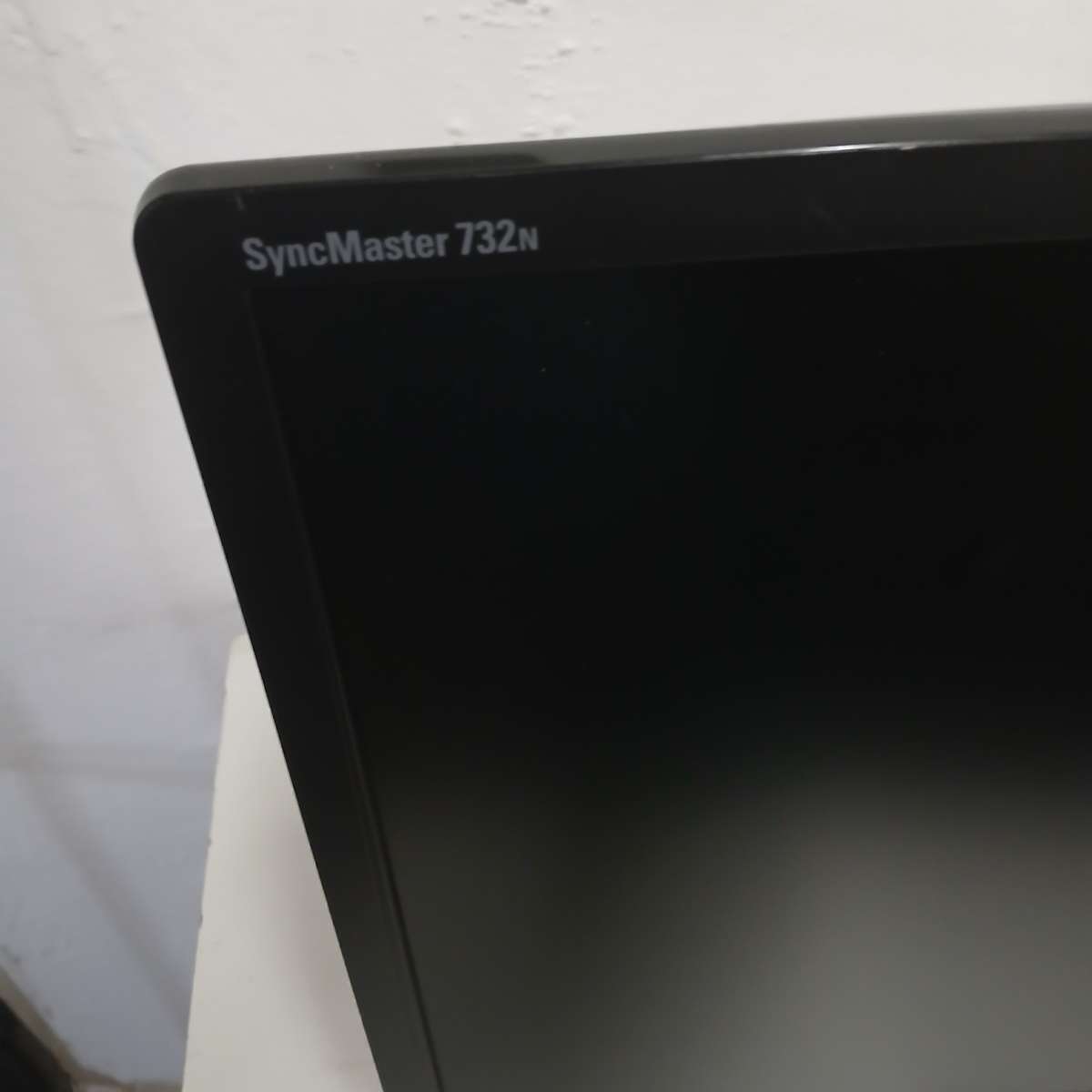 Samsung SyncMaster 732N LCD monitor