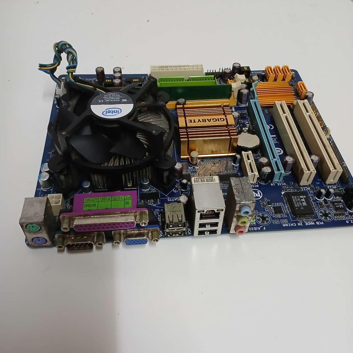 Gigabyte GA-G31M-ES2C motherboard