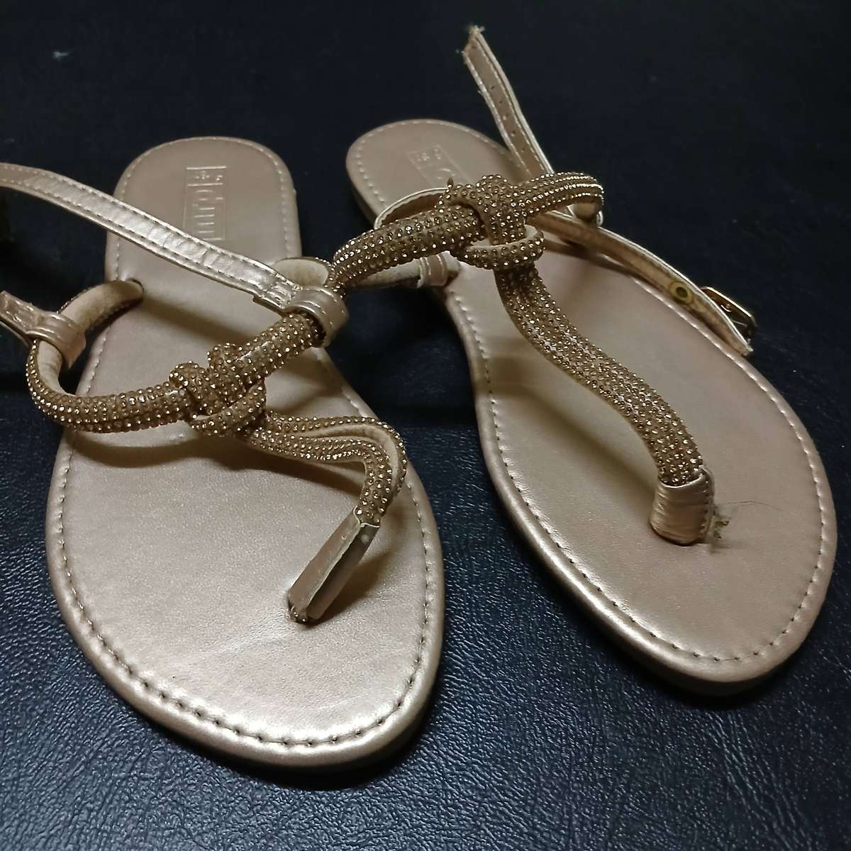 Thong sandles