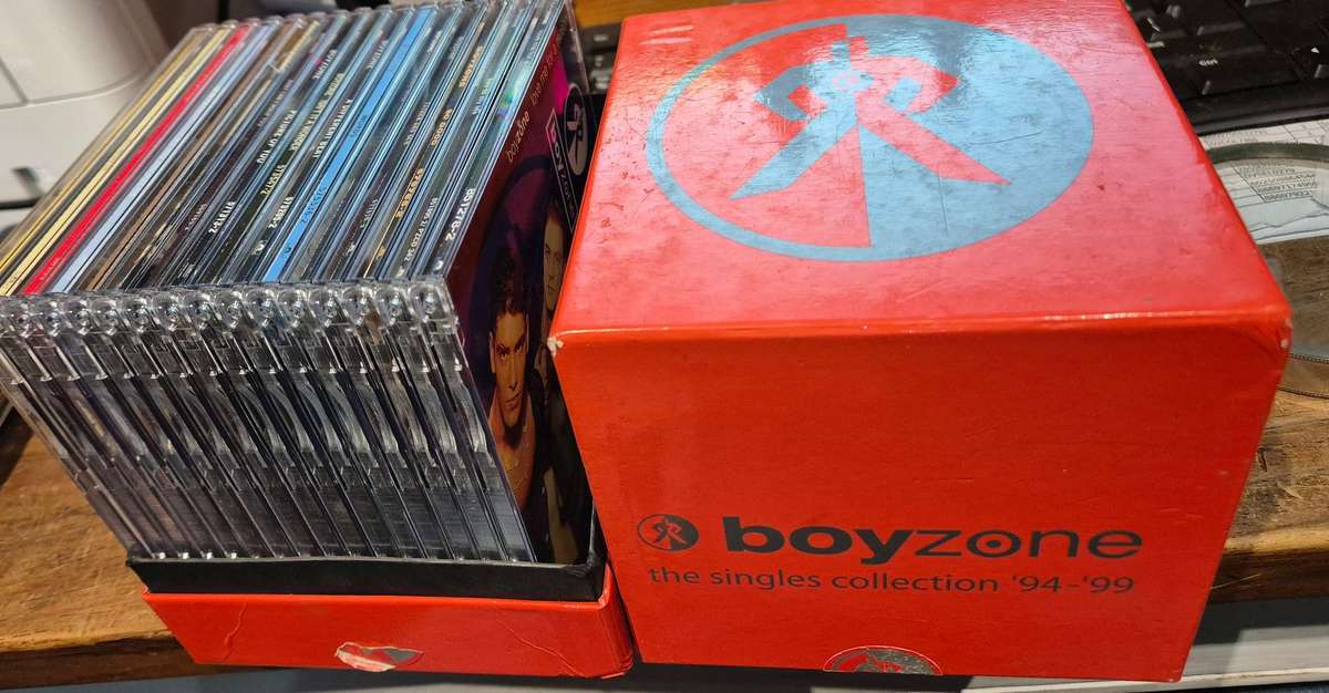 Boyzone - The Singles Collection '94-'99 16-CD Singles in Box