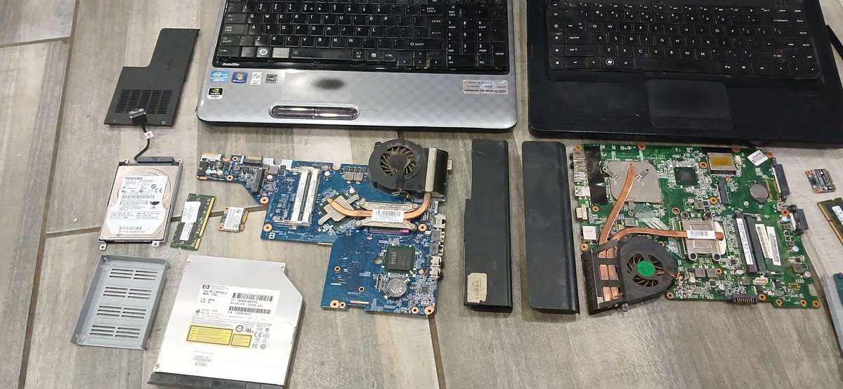 2 x laptop for spares or repair