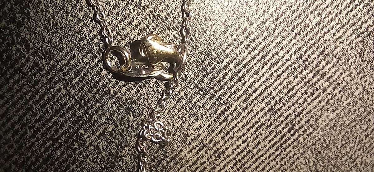 White gold womans necklace